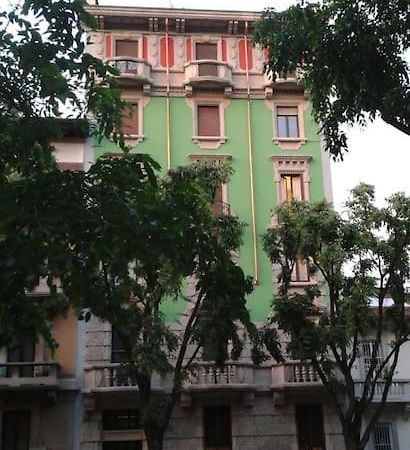 Apartamento Monolocale Intimo Con Terrazzino Milán Exterior foto